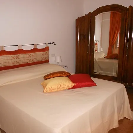 Casa Lucia Apartment *